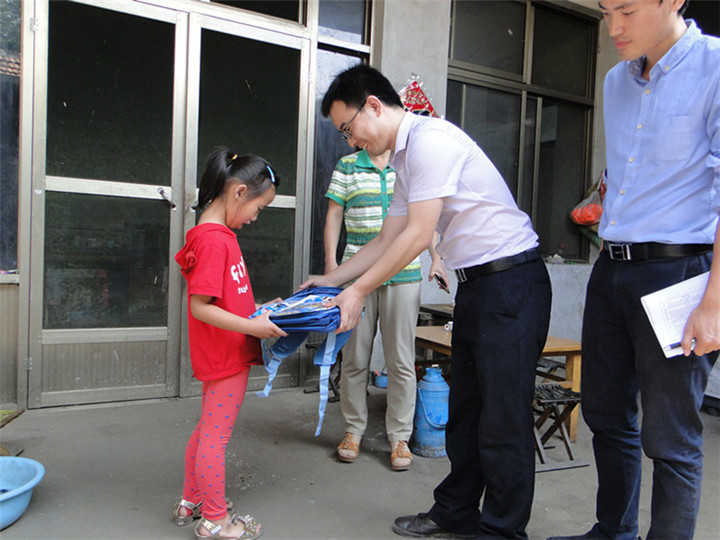 濟南睿達汽車服務有限公司2017青春扶貧行動——萬德青春扶貧